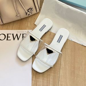 Zapatillas de playa de lujo con logotipo de triángulo, chanclas transparentes de cuero para mujer, diapositivas de marca, tacón plano clásico, diapositivas de verano, baño de hotel, sandalias sexys para mujer