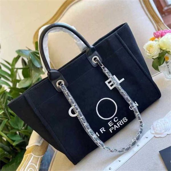 Luxury Beach Women's Mand's Hand Broidered Pearl Big Ladies Small Backpacks Designers Chain Chain Sac à main Sac à main