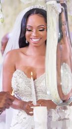 Robes de mariée sirène perlées de luxe Organza jupe à plusieurs niveaux volants décolleté en coeur balayage train sur mesure robe de mariée de mariage 312j