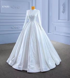 Perles de luxe robe de mariée musulmane Dubaï arabe cristal à manches longues Satin col haut robes de mariée sur mesure SM67420