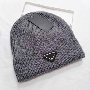 Bons de luxe Designer Hélers d'hiver hommes et femmes du design de mode des chapeaux en tricot