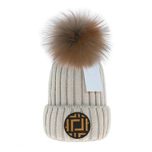 Bons de luxe Designer Hélers d'hiver hommes et femmes du design de mode des chapeaux en tricot d'automne Lettre de capuchon de laine jacquard Unisexe Chapeau de crâne chaud PP-1