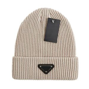Diseñador de gorros de lujo Winter Winter Men and Women Diseño de moda Hats Fall Woolen Cap Letter Jacquard Unisex Warm Skull Hat F-13