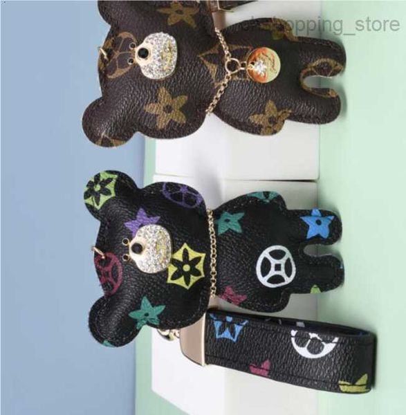 Luxury Bear Design Car Keychain Metal Flower Sac pendentif portefeuille pour hommes Fashion Pu Animal Key Chain Accessoires