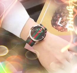 Amantes de las abejas de lujo relojes de cuarzo para mujer Clásico Generoso Rojo Verde Cinturón de cuero moda pulsera de oro damas negocios suiza explosiones anuales reloj de pulsera