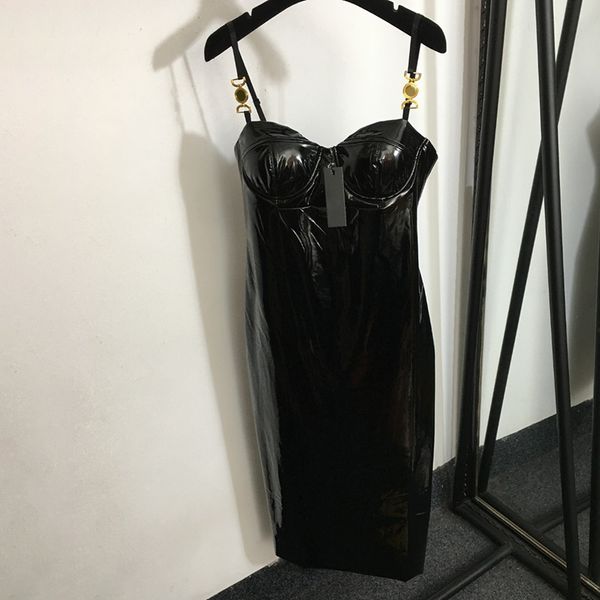 Robes noires de luxe mode fronde jupes longues dames robe de soirée élégante Portrait bouton concepteur femmes robes vêtements