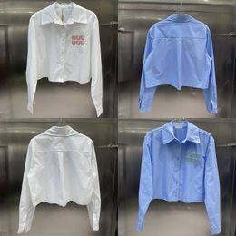 Camisa recortada para mujer, Tops, blusa con letras para mujer, camisas de manga larga con solapa, blusas de diseñador de lujo, camisas blancas y azules
