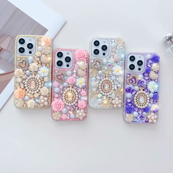 Luxury Bling Diamond 3D Flower Cases para Iphone 15 14 Pro Max 13 12 11 X XR XS 8 7 Plus Shinny Hard PC Acrílico Rhinestone Mariposa Amor Corazón Mujer Teléfono Contraportada