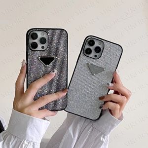 Luxe Bling Glitter Mobile Téléphone Cas En Plastique Rhin Pierre Couverture Arrière pour iPhone 14 14pro 13 13pro 12 12pro 11 Pro Max Shiney Cas Triangle Conception