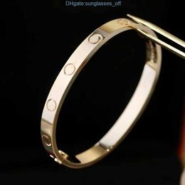 Bracelet de luxe Charme Designer femme Titanium Steel Bracelets Brand Brangle Bijoux pour femmes livraison gratuite Christmas Saint Valentin Gift Beauty NXBF