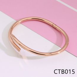 luxe armband manchetten nagelarmband ontwerper voor vrouw designer sieraden bedelarmband sieraden gouden armband elegante en stijlvolle accessoires