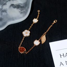 2024 Luxe Armband Ontwerper Zilver Rose Goud Lieveheersbeestje Lucky Spring Vrouwen Mannen Klavertje Vier Bedelarmbanden Sieraden Accessoires Groothandel Voor vrouwen Huwelijkscadeau