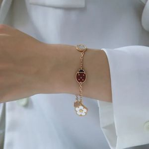 Luxe Armband Ontwerper Zilver Rose Goud Lieveheersbeestje Lucky Spring Vrouwen Mannen Klavertje Vier Bedelarmbanden Sieraden Accessoires Groothandel Voor Vrouwen bruiloft GiftQ6