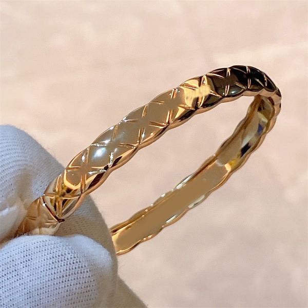 Pulsera de lujo para mujer, brazalete de diseñador, accesorios de moda para hombre, pulsera de oro chapada en oro informal, cuero simple, diamante zb107