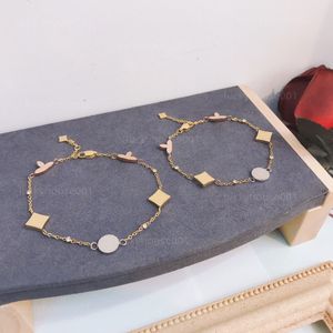 Bracelet de luxe femmes pendentif cheville designer lettre bijoux en acier inoxydable plaqué or 18 carats mariage saint valentin cadeau bracelet de haute qualité en gros