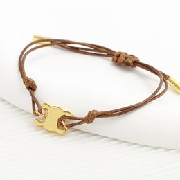 Bracelets de luxe réglables pour les femmes Bracele de charme Desinger Charm à l'or 18K avec bijoux en cuir de mode pour la fête de Brithday