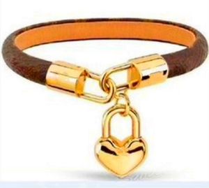 Luxe armbanden voor mannen Vrouwontwerpers Polspapier Leer Bloempatroon Bracelet Pearl sieraden