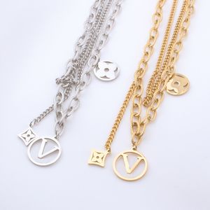 Brand de luxe 18 carats à carrelement plaqué Collier pendentif collier en acier inoxydable Collier pendentif collier bijoux accessoires