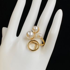 Luxemerk 2023 Nieuwe stijl ronde parelringen voor vrouwen goud vergulde vintage ringen verlovingsringen