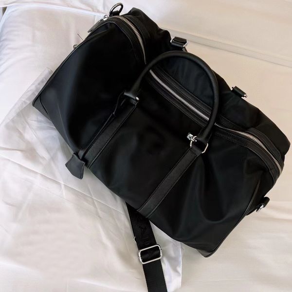 Marca de lujo 2024 bolsas de viaje hombres Fitness de viajes de ocio para mujeres Muergas de capacidad Bolsos de mano Mano Bolsas de viaje de viaje