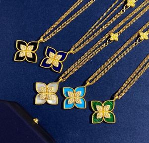 Marque de luxe trèfle designer longs pendentifs colliers pour femmes doux 4 feuilles fleur RC double rangée élégant pull collier avec crys1175817