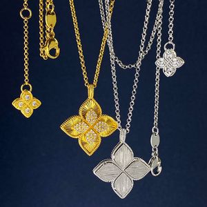 luxe merk klaver ontwerper hanger kettingen voor vrouwen 18k goud zilveren zoete 4 bladeren bloem dubbele rij elegante trui ketting bling kristal diamanten sieraden