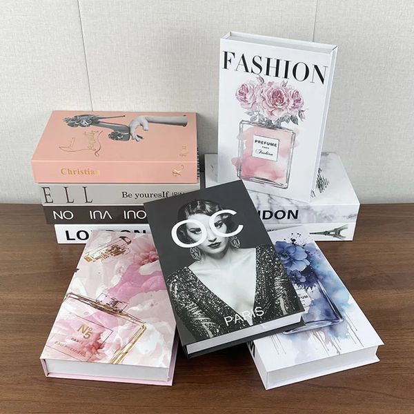Luxury marca personalizada Libros falsos de perfume Magazine Magaz de niña mínima Cartas de libros decorativos Caja de almacenamiento de la mesa de café Prop 240420
