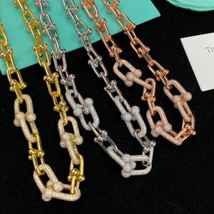 Collar de herradura de múltiples capas de oro de 14 quilates con diseño de marca de lujo, cadena para suéter de fiesta