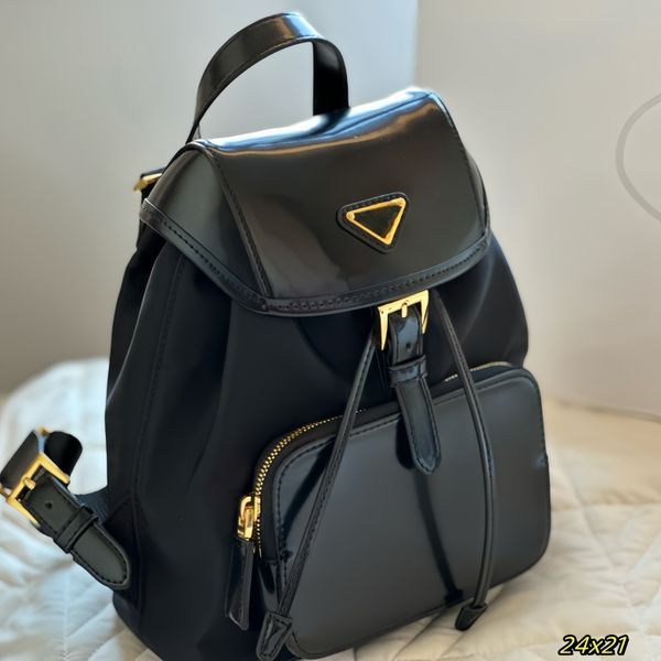 Sac de boutique Pack de parachute de marque de marque de luxe pour sac à dos féminin 7a triangle de taille moyenne haute capacité de dossier de dossier de dossier de dossier de dos