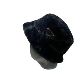 Bonnet de marque de luxe Chapeaux tricotés Mode Chapeau d'hiver tricoté Unisexe Polyvalent Casual Chapeaux sans bords Chapeaux chauds en cachemire pour hommes et femmes