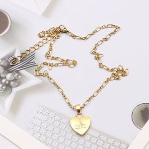 Marque de luxe Designer Double Lettre Pendentif Colliers Plaqué Or 18K Crysatl Perle Strass Chandail Newklace Chaîne pour Femmes Bijoux Accessoires 18 Style