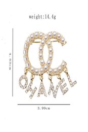 Marca de luxo designer dupla carta pinos broches feminino ouro prata crysatl pérola strass capa fivela broche terno pino casamento p1032181