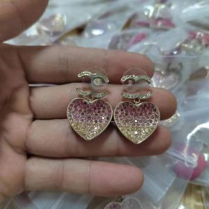 Luxury merkontwerper oorbellen voor vrouwelijke meisjes oorbuien diamanten letters c earring valentijnsdag geschenkbetrokkenheid bruiloftsfeestje sieraden