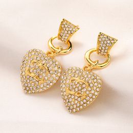 Boucles d'oreilles en forme de lettres de styliste, marque de luxe, plaqué or 18 carats, cristal et diamant, bijoux pour femmes, bijoux de fête de mariage, 2024, 1867