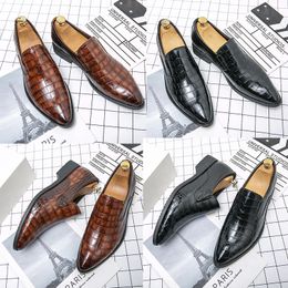 Diseñador de marca de lujo Hombres Mocasines Zapatos Cuero genuino Marrón negro Patrón de cocodrilo Zapatos de cuero de negocios puntiagudos Zapatos de vestir Zapatos de boda sin cordones Tamaño 38-48