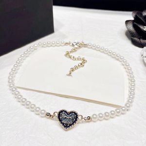 Luxury merk Designer ketting Pearl choker kristal hanger hanger hoogwaardige dames ketting ketting bruiloft feestje juwelen accessoires cadeau