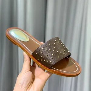 Luxury merk Designer Slippers schuiven Thong Sandaal Bruin Lederen letters Sandalen Dames Slipper Mannen Glijbanen WATERFRONT RECETS SLOT SLIPPERSOM 35-43 met doos Dust Bag