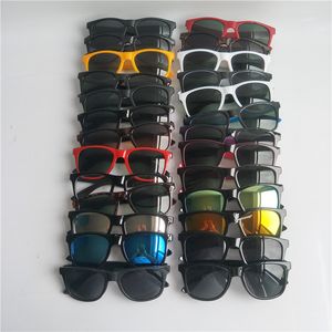 Diseñador de la marca Gafas de sol para hombres Mujer Moda Gafas de sol cuadradas Recubrimiento reflectante Gafas 26 Color