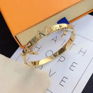 Bracelet à breloques de marque de luxe pour femmes, bijoux en acier inoxydable doré, tendance, bijoux pour femmes, cadeau de noël