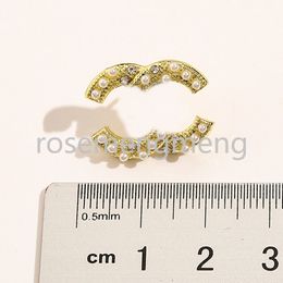 Luxury merkontwerpers dubbele letters Stud 18K Gold vergulde 925 zilveren geometrische beroemde vrouwen inlay Crystal Rhinestone Pearl Earring Wedding Party Joodlry Gifts