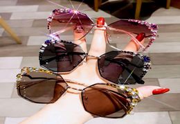 Lunette de luxe Digner Sunner Strass Strass Sunblass Sungass Big Diamond Bling Glass Fashion Shad For Women UV4003129277