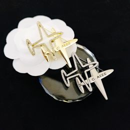 Marque de luxe à double lettre Brooch 18k gold plaqué incrustation en cristal rigueau bijoux broche épingle perle écharpe sweater accessoire décorer les cadeaux