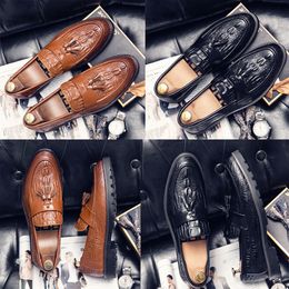 Luxe Merk Jurk Schoenen Mannen Zakelijke Kantoor Formele Pak Schoenen Echt leer vervaardigd Krokodil print Loafers Party Bruiloft Platte schoenen Maat 38-46