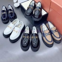 Luxe merkkledingschoenen dames lederen lugzool loafer dames borduurplatform zwart canvas casual designer slip-on schoen van hoge kwaliteit