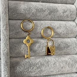 Luxe merk oorbellen sleutel en slot hanger stud roestvrijstalen oorbel voor vrouwen dame feestcadeau groothandel