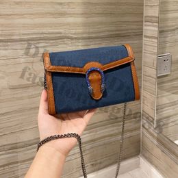 Bolsos cruzados de un hombro para mujer, marca de lujo, cadenas para niñas, sobre, verano, primavera, bolso de mano lateral de cuero genuino portátil, bolsos con letras, cadena para mujer