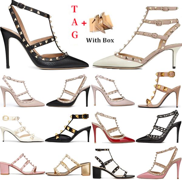 Marque de luxe Chaussures à talons hauts Femmes Rivets Sandals Le cuir talons minces noirs rose rose jaune argent blanc rouge fête de la mode