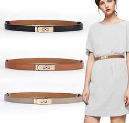 Brand de luxe Femmes de haute qualité Real Leather 18 cm Largeur Bouteaux Golden Lock Backle Robe Pull ceinture à la ceinture 2205099425194