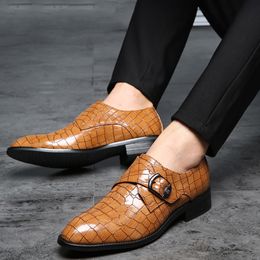 Luxe merk Italiaanse jurk schoenen 2021 hoge kwaliteit krokodil patroon mannen bruiloft lederen schoenen mode mannen zakelijke formele schoenen