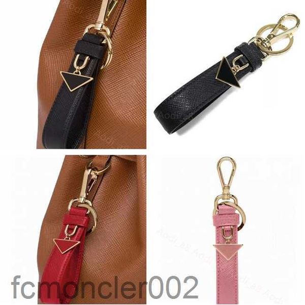 Keychains de luxe sacs de mode Pendant Men Femmes Femmes Clés Car Key Chain Prad Keyring Designer Leather Keychain très mignon Accessoires Lover KCQJ